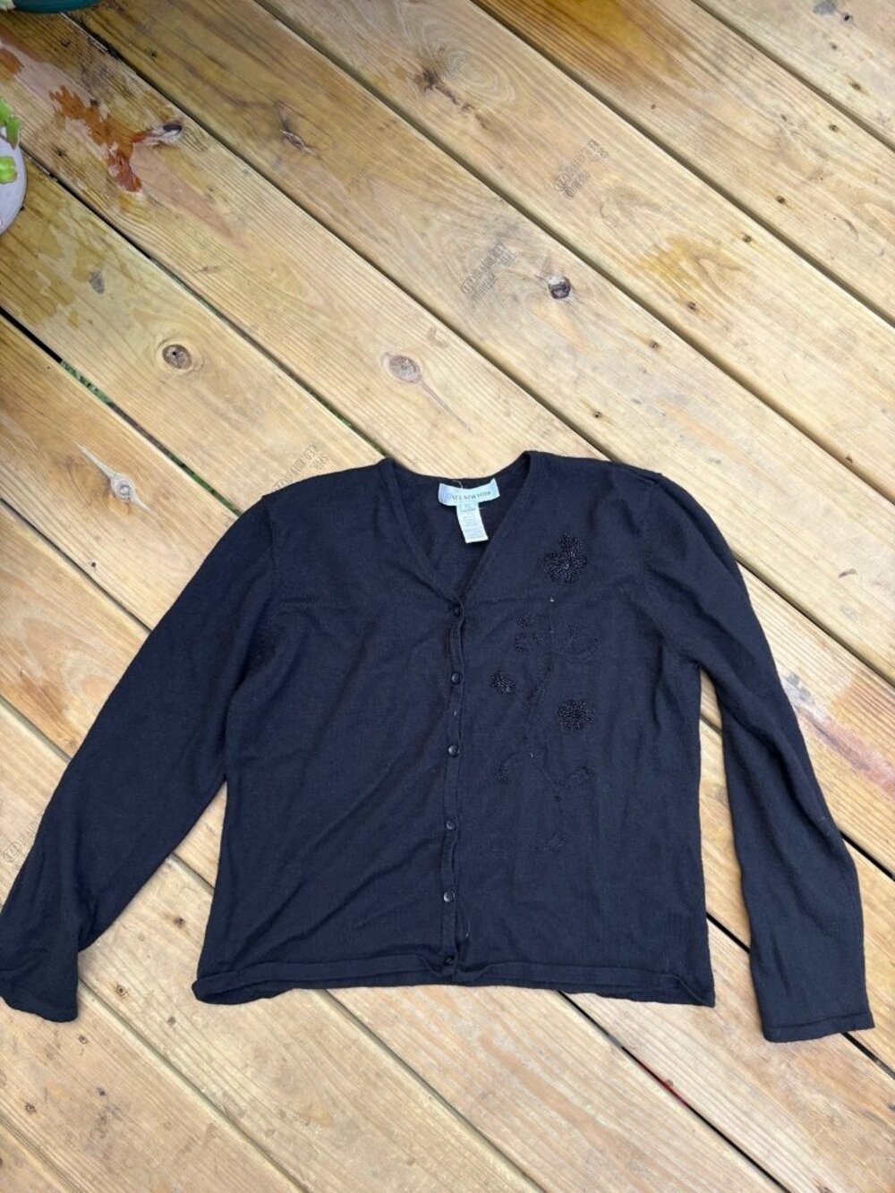 Jones New York Women’s XL Black Beaded Floral V-Neck Cardigan Sweater